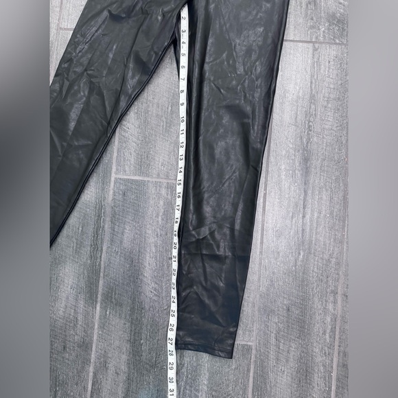 Aritzia Wilfred Free Daria Pants Size Medium‎ Black Leggings Unreal Leather - Picture 11 of 11